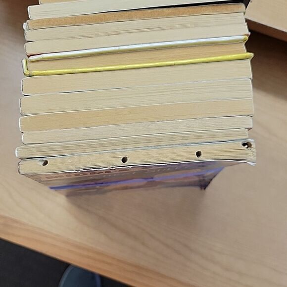 11 assorted vintage apple paperbacks and Dell yearling books - Picture 8 of 12